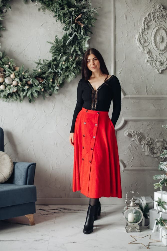 Accentuate Your Waist with Statement Belts