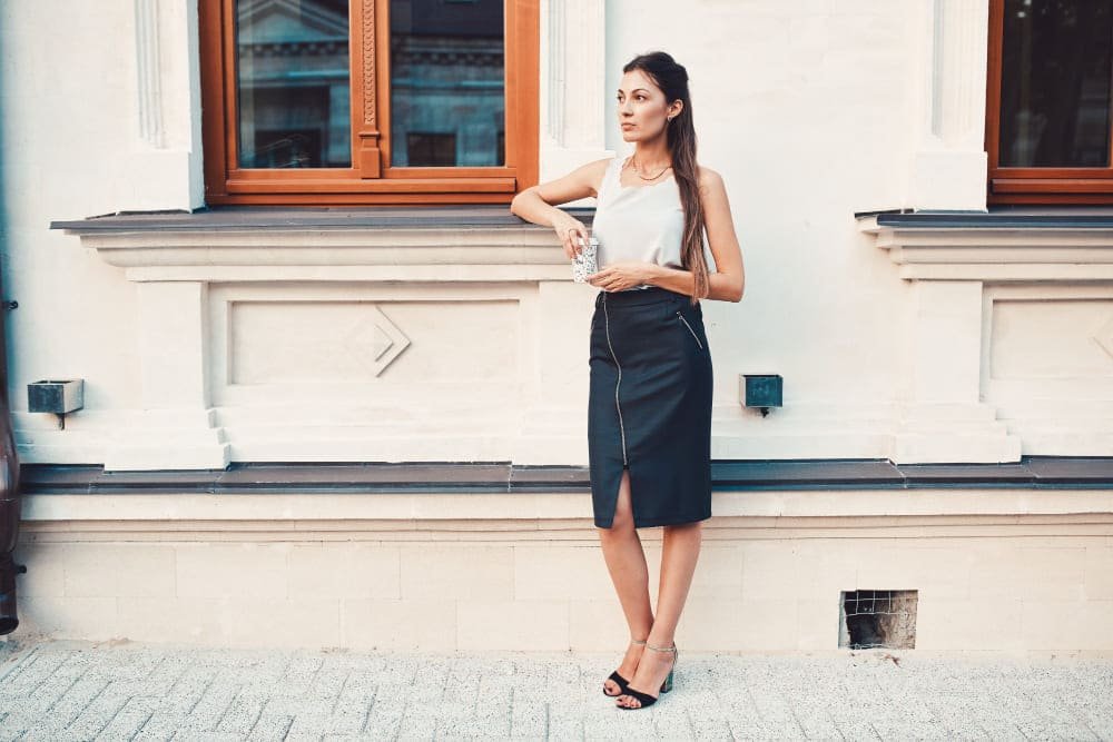 girl wearing a black skirt