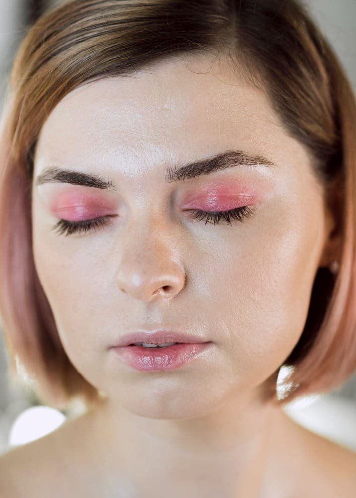 girls with beautiful makeup