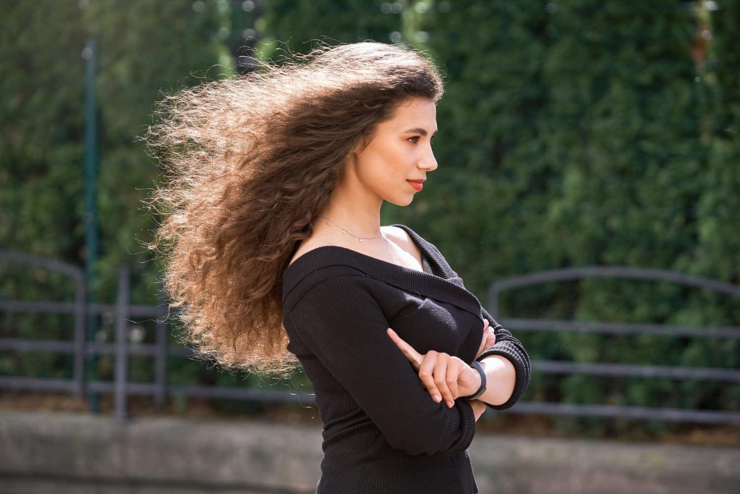 Take Care of Wavy Hair in Women